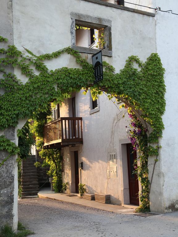 Boutique Hotel Dvor Dobrovo Exteriör bild